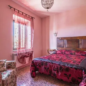 https://le-casette-country-house.it-tuscanyhotel.com